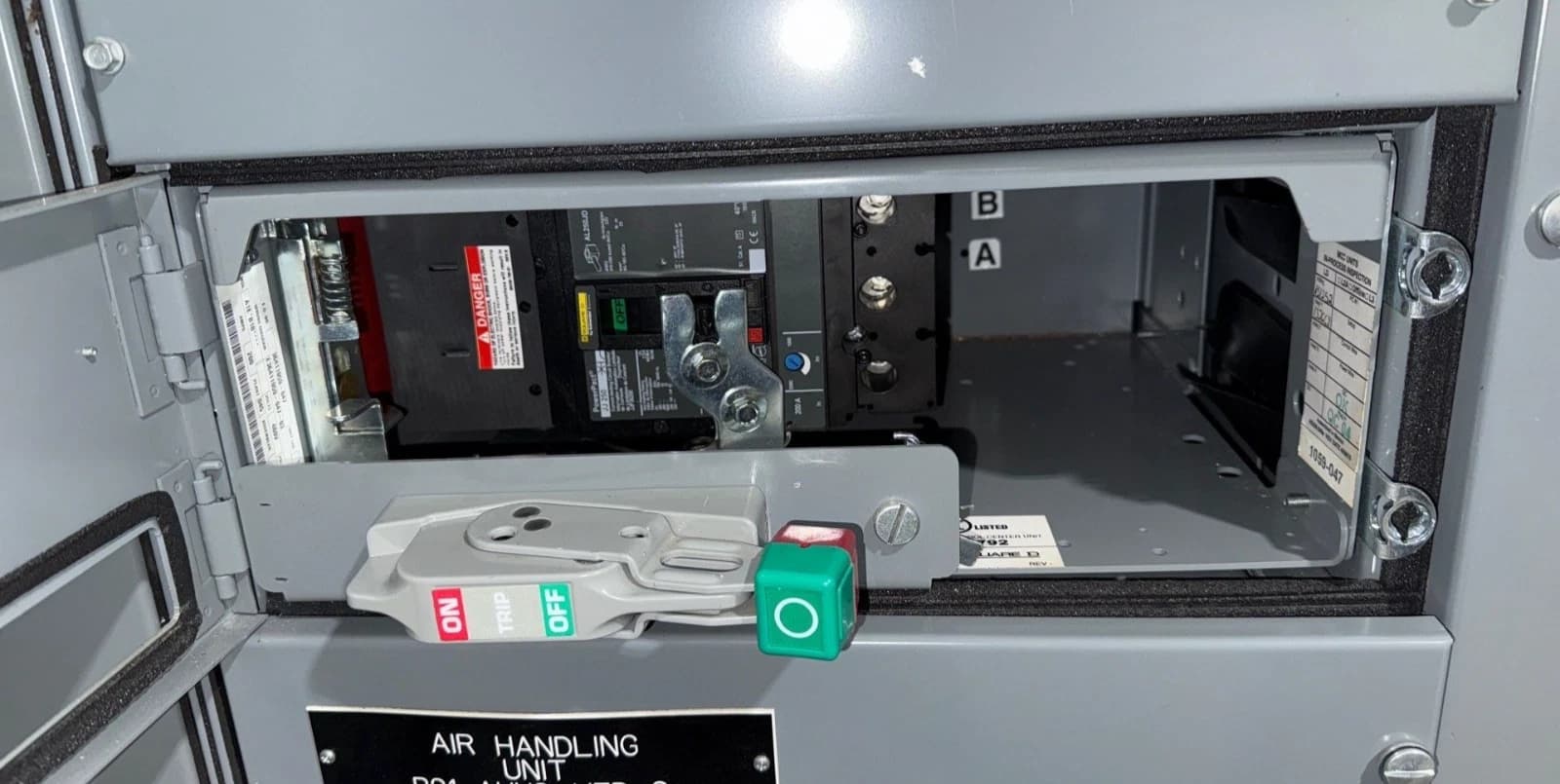 6" Square D Model 6 200A Feeder MCC Bucket JJP36200 Breaker 200 Amp JJP – image 1