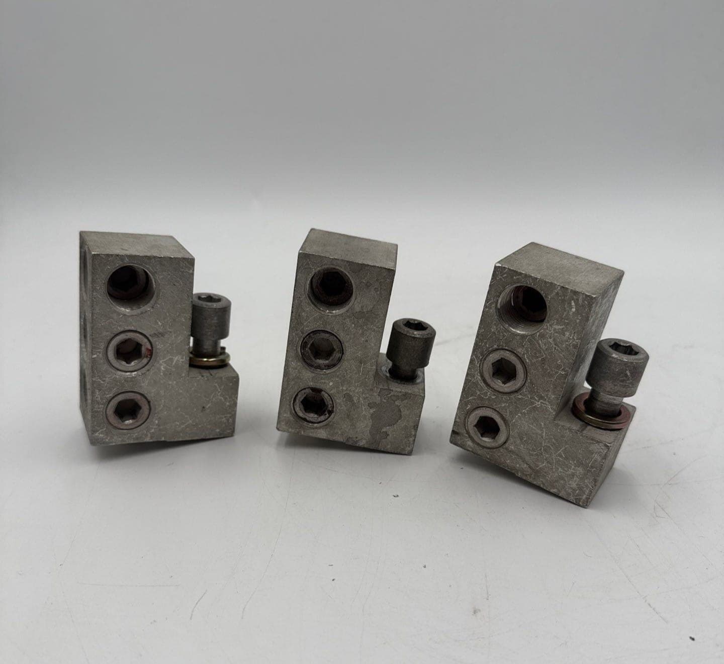 GE TCAL81 Lug — image 1 of 4