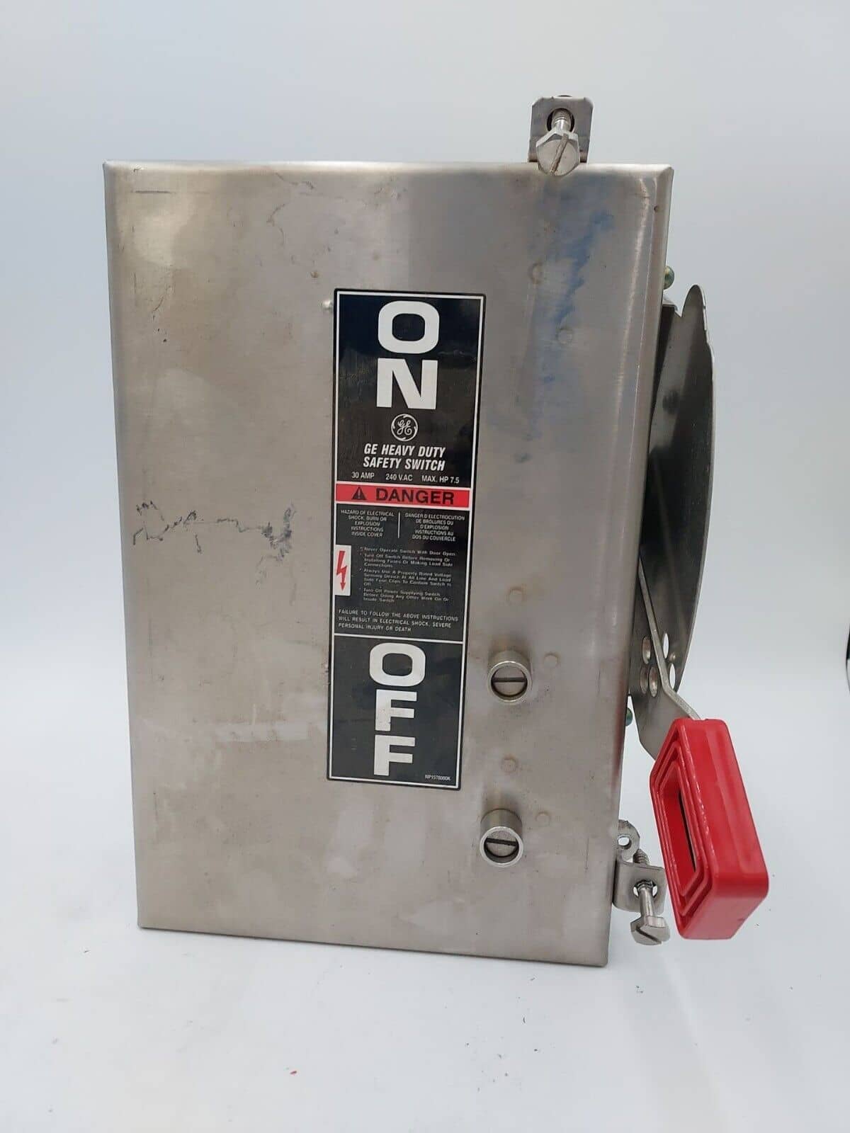GE TH3221SS Circuit Breaker — image 1 of 2