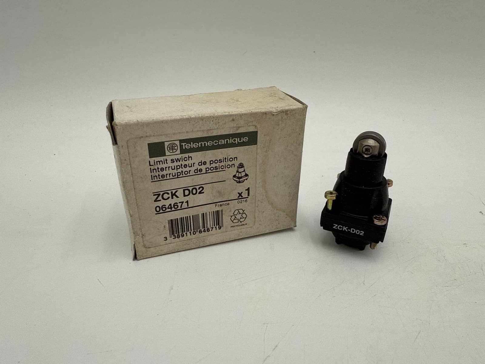 Telemecanique ZCK D02 Limit Switch Heavy-Duty Position Interrupter
