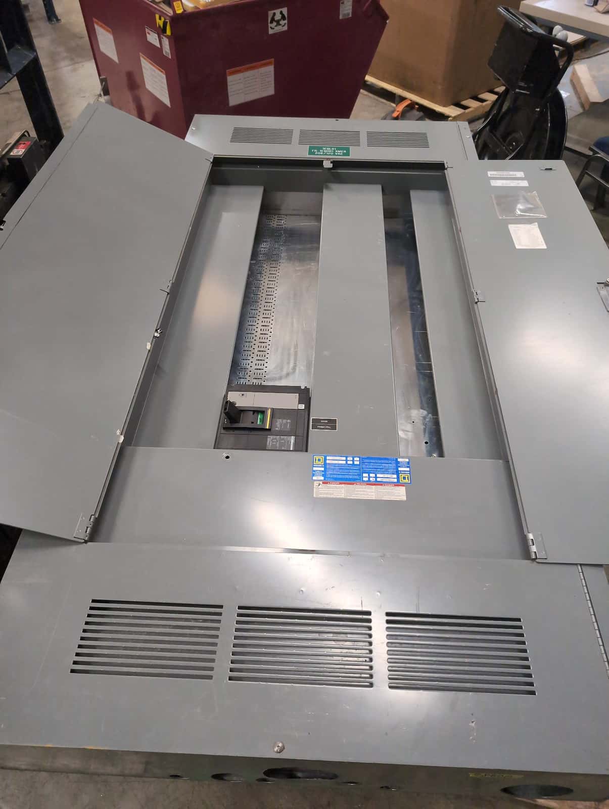 Square D 12192066830180001 Panel — image 1 of 16