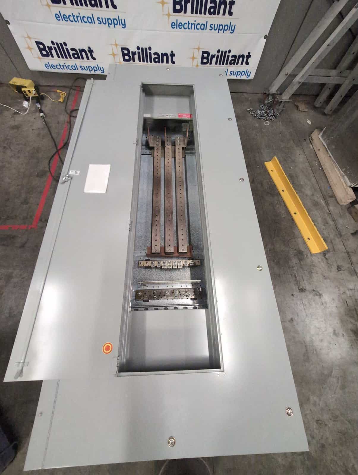 GE CCB Panelboard 800A 480/277V 42 Cir NEMA 2