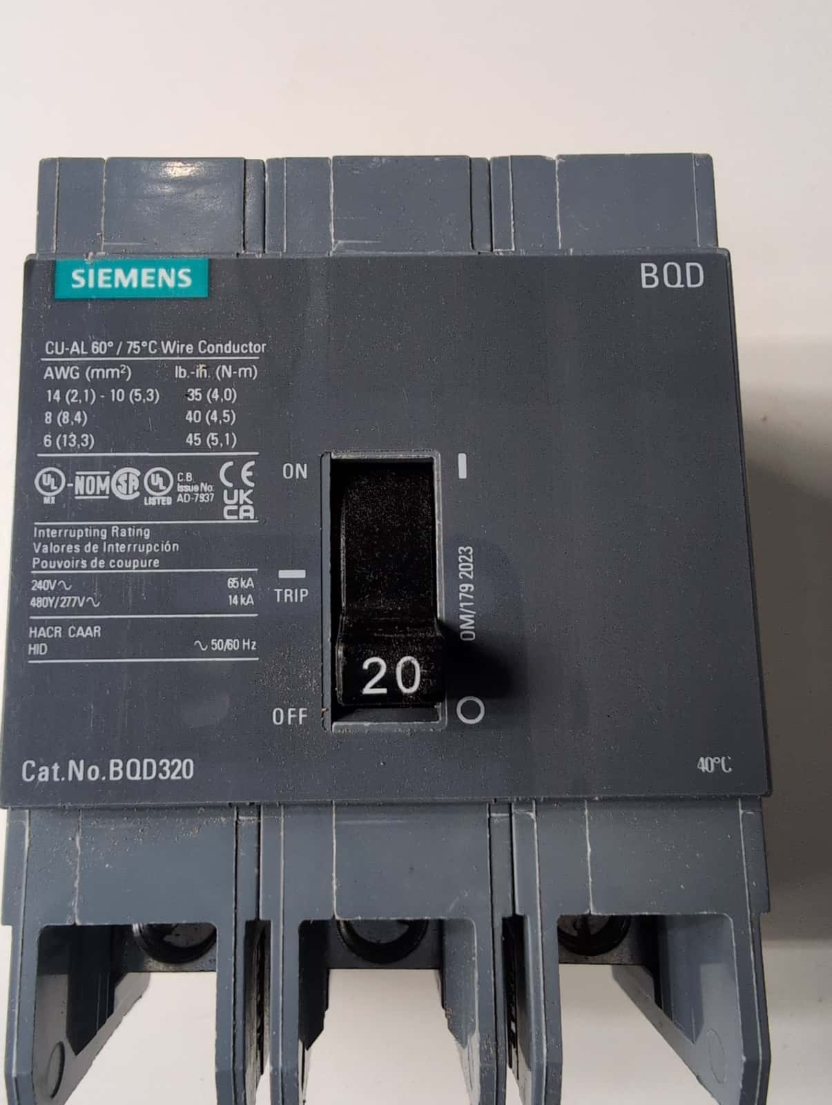 Siemens BQD320 Circuit Breaker — image 1 of 6