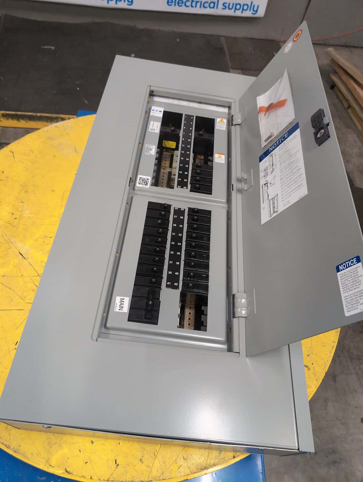 Eaton PRL1X Panel — image 1 of 14