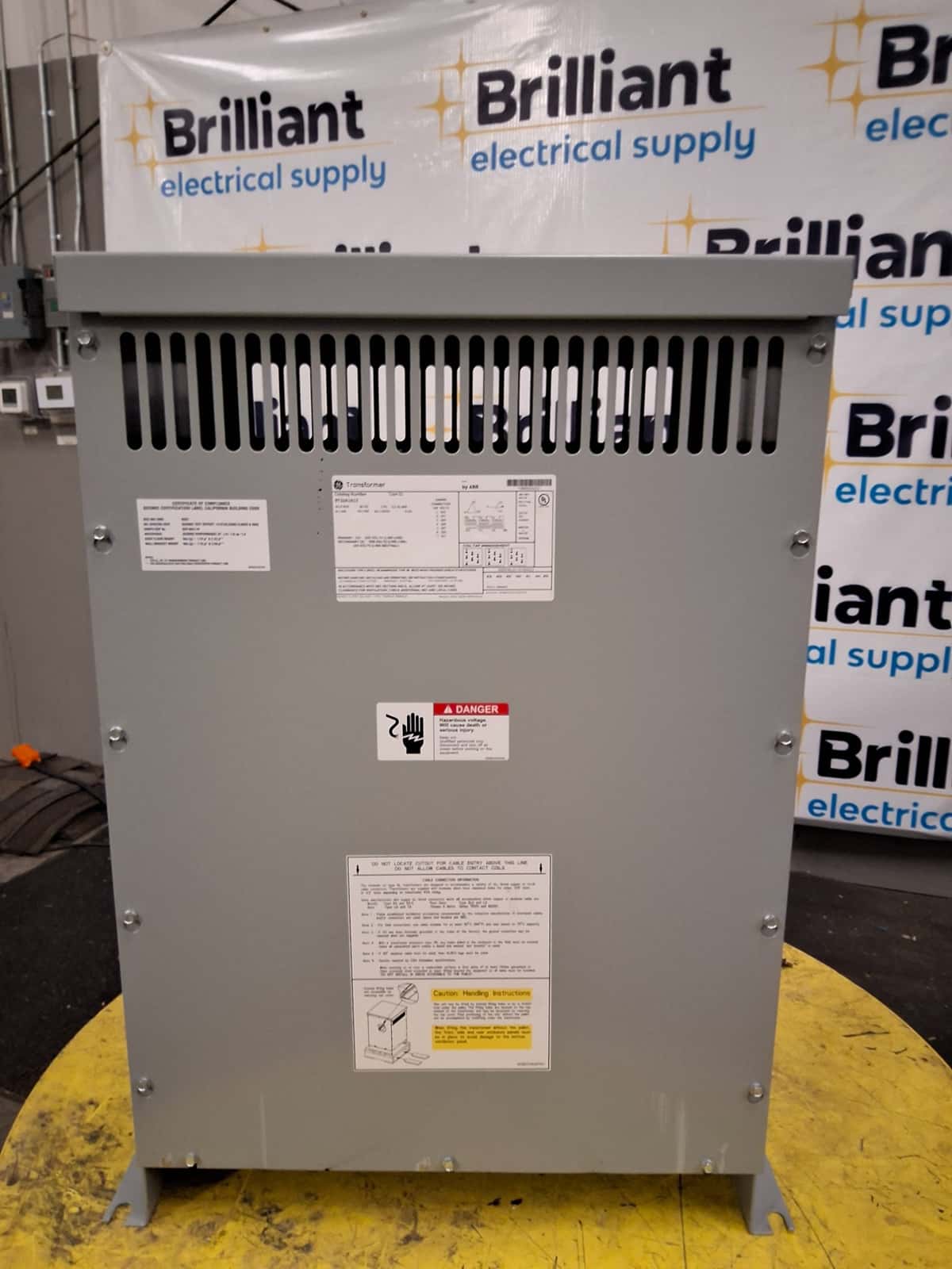 GE 9T10A1613 45kVA Dry Type Transformer 240V/208-120V NEMA 2